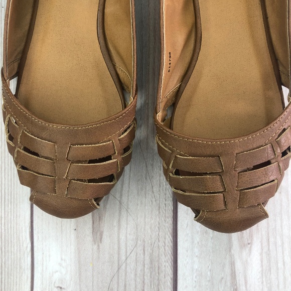 Charlotte Russe Tan Flats Size 8 - Picture 2 of 7